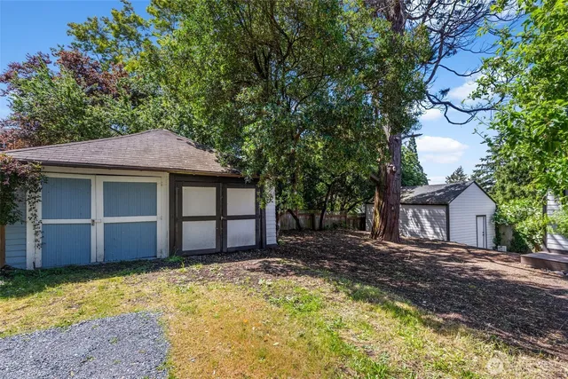 $996,999 | 2125 North 90th Street, Seattle, WA 98103