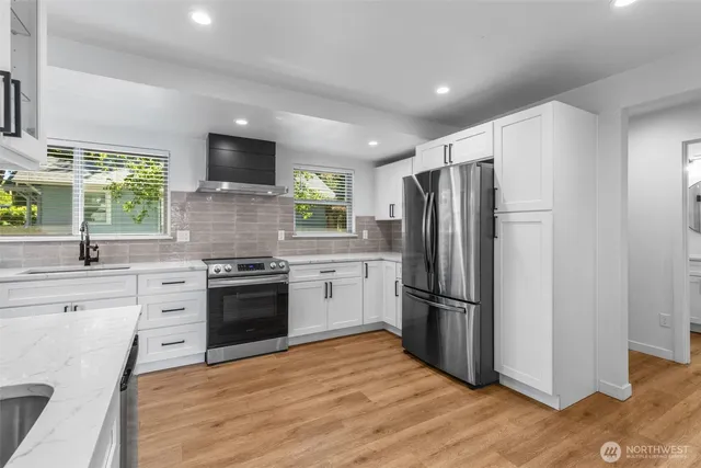 $996,999 | 2125 North 90th Street, Seattle, WA 98103