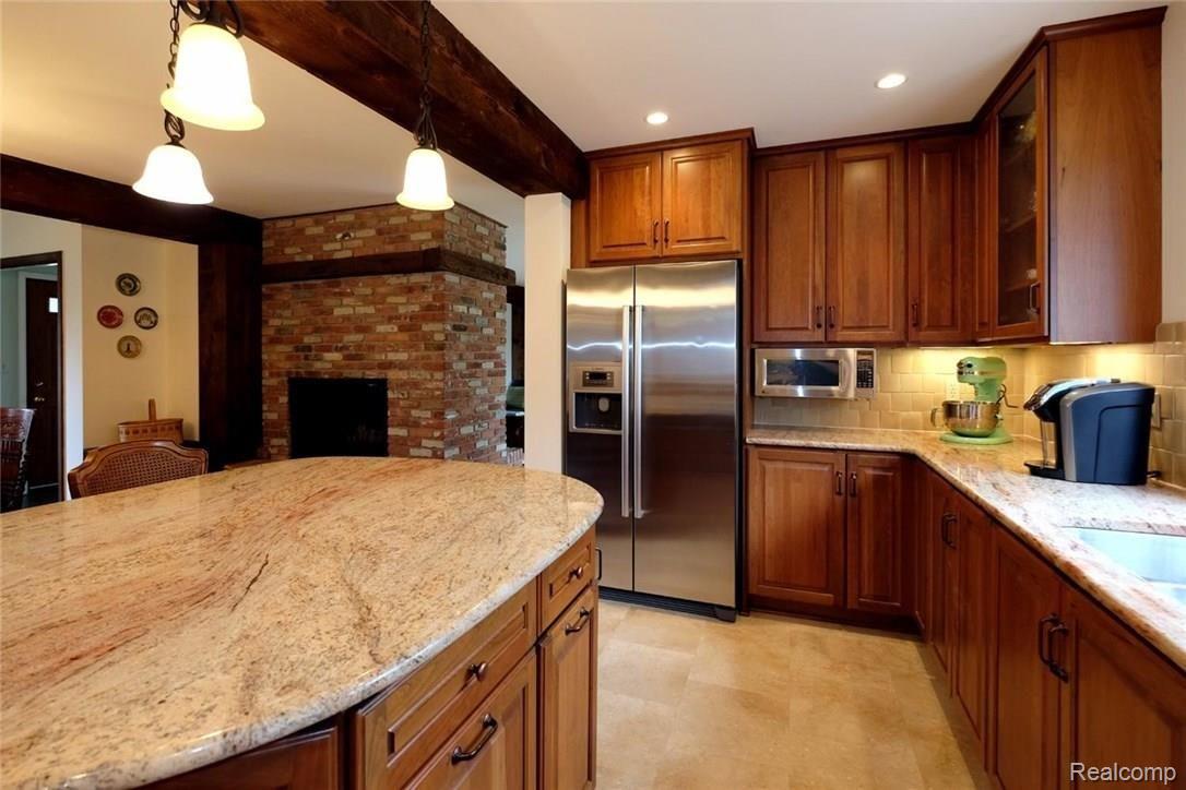 2829 Newport Road Ann Arbor, MI 48103 - Photo 8 of 42 8.jpg