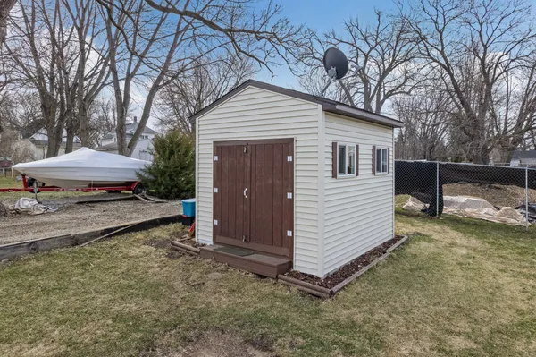$183,999 | 912 2nd Street Northwest, Waseca, MN 56093