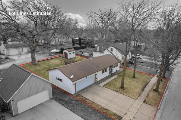 $183,999 | 912 2nd Street Northwest, Waseca, MN 56093