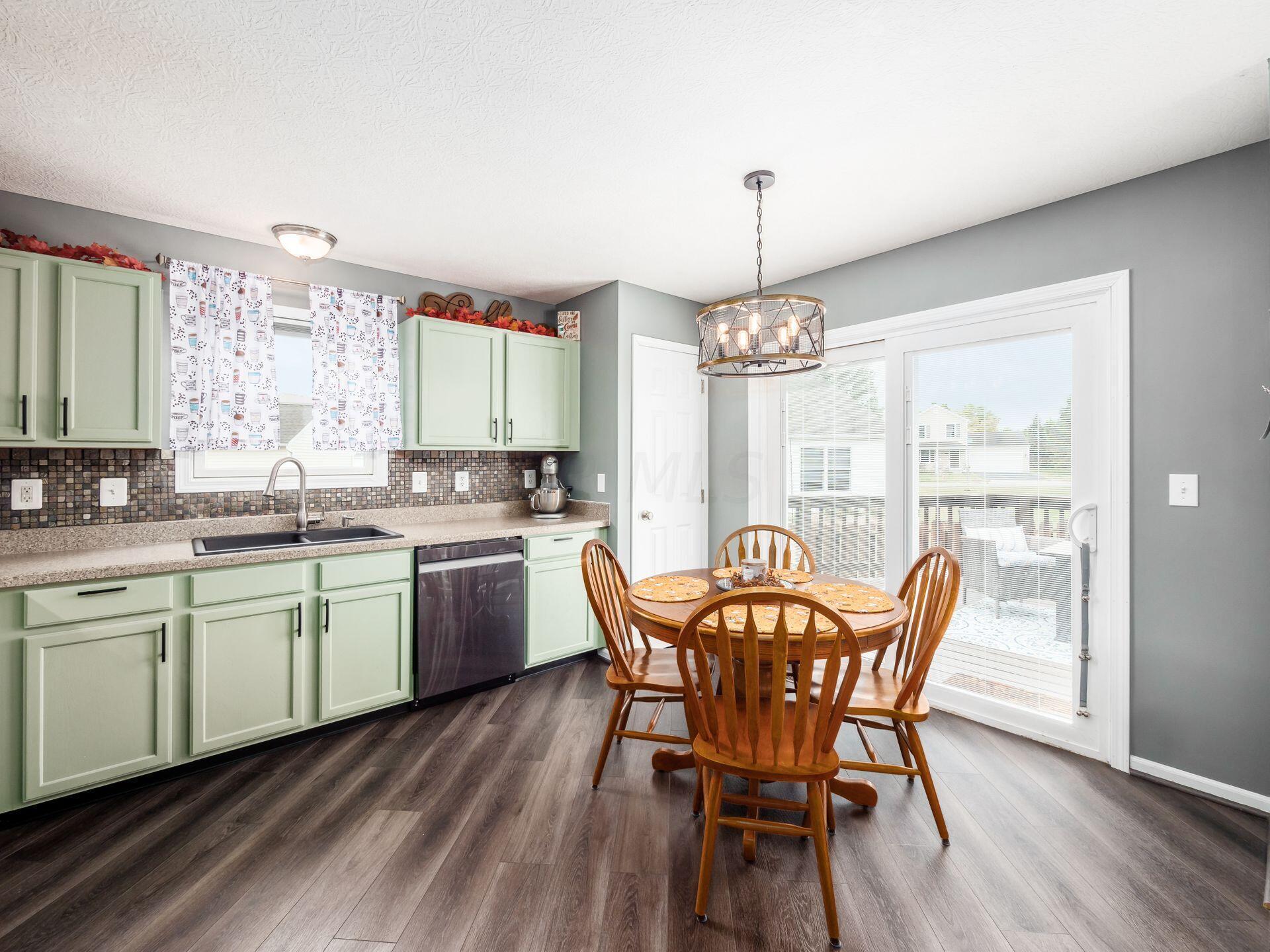 3845 Powder Ridge Road Grove City, OH 43123 - Photo 10 of 41 Eat in space