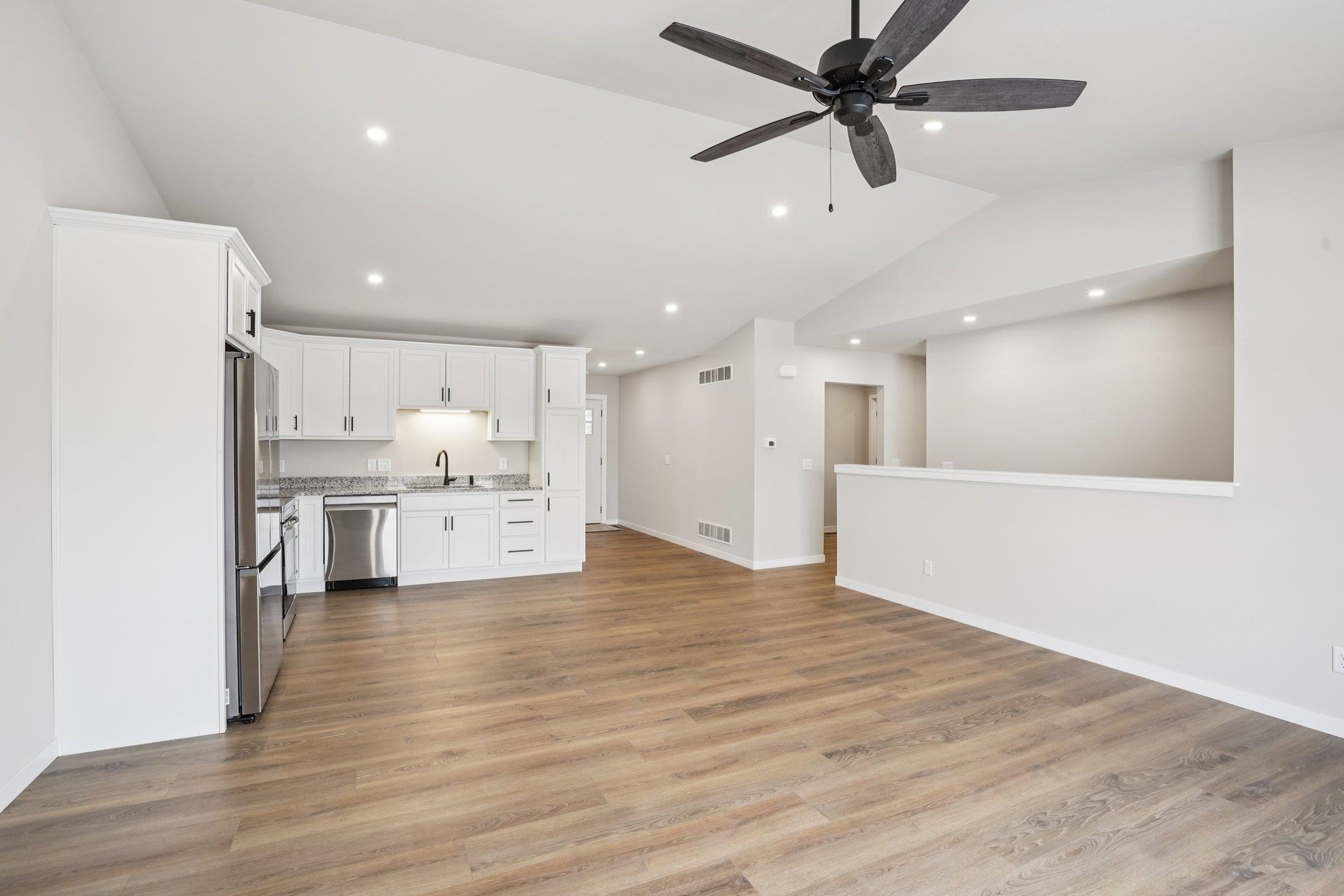 2463 Russell Court Reedsburg, WI 53959 - Photo 11 of 51