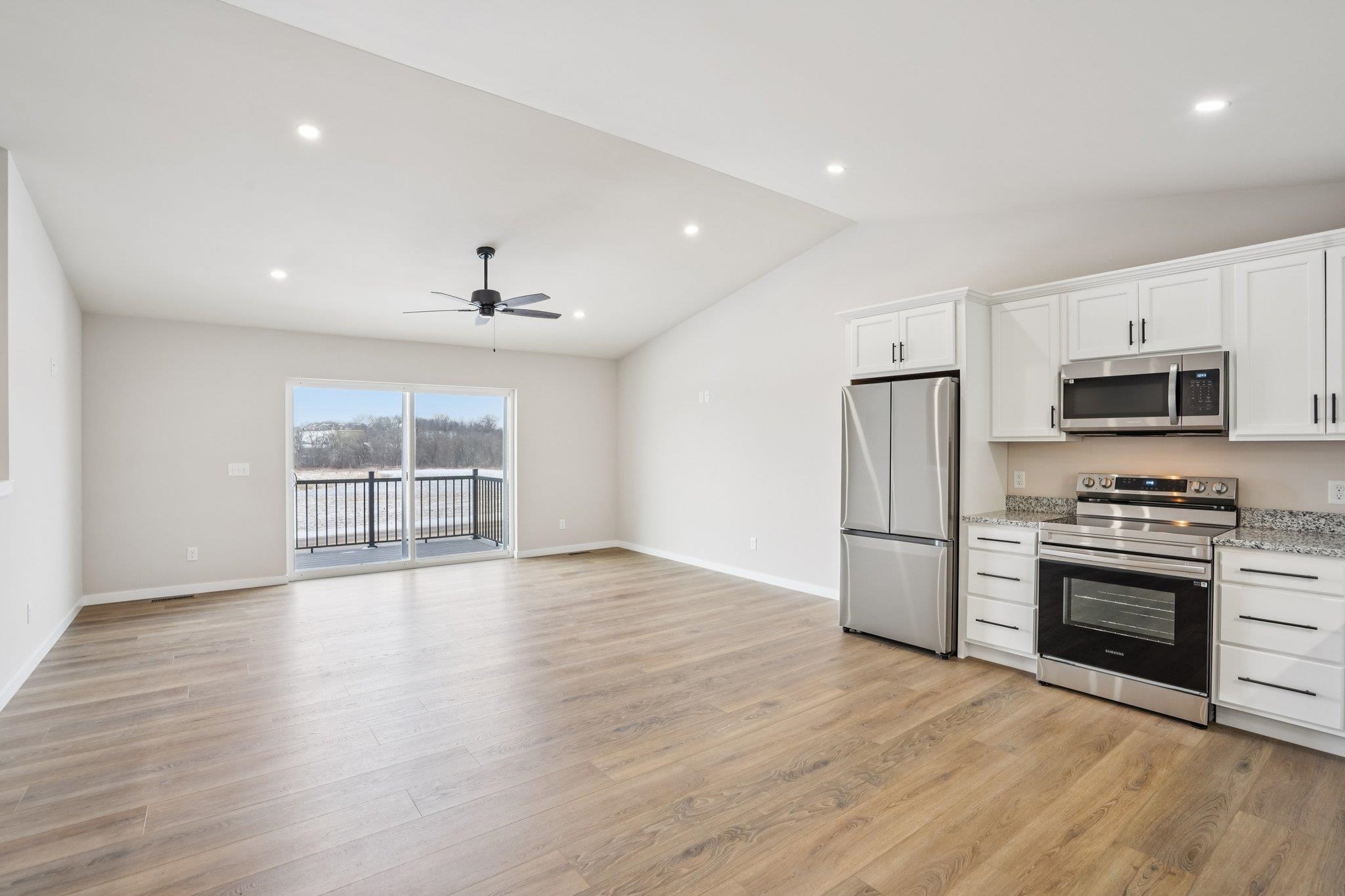 2463 Russell Court Reedsburg, WI 53959 - Photo 13 of 51