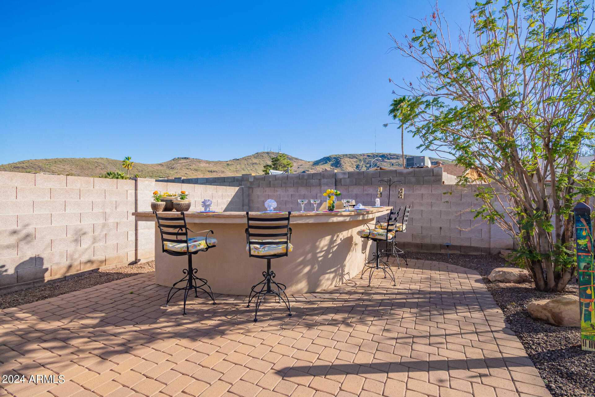 1417 West Thunderbird Road Phoenix, AZ 85023 - Photo 31 of 43 Flagstone Bar