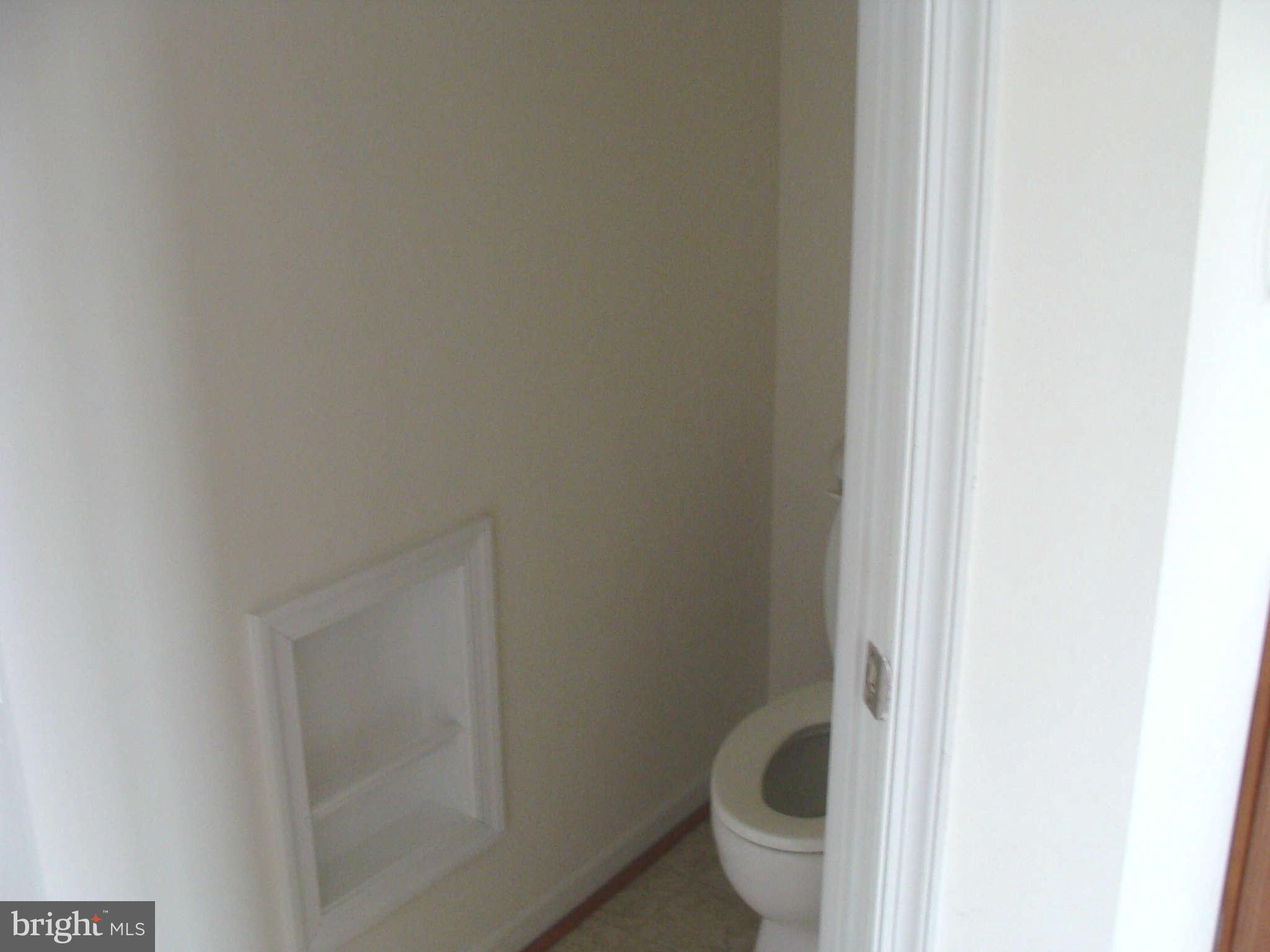 17692 Possum Point Road Dumfries, VA 22026 - Photo 20 of 29 Bath (Master) separate water closet