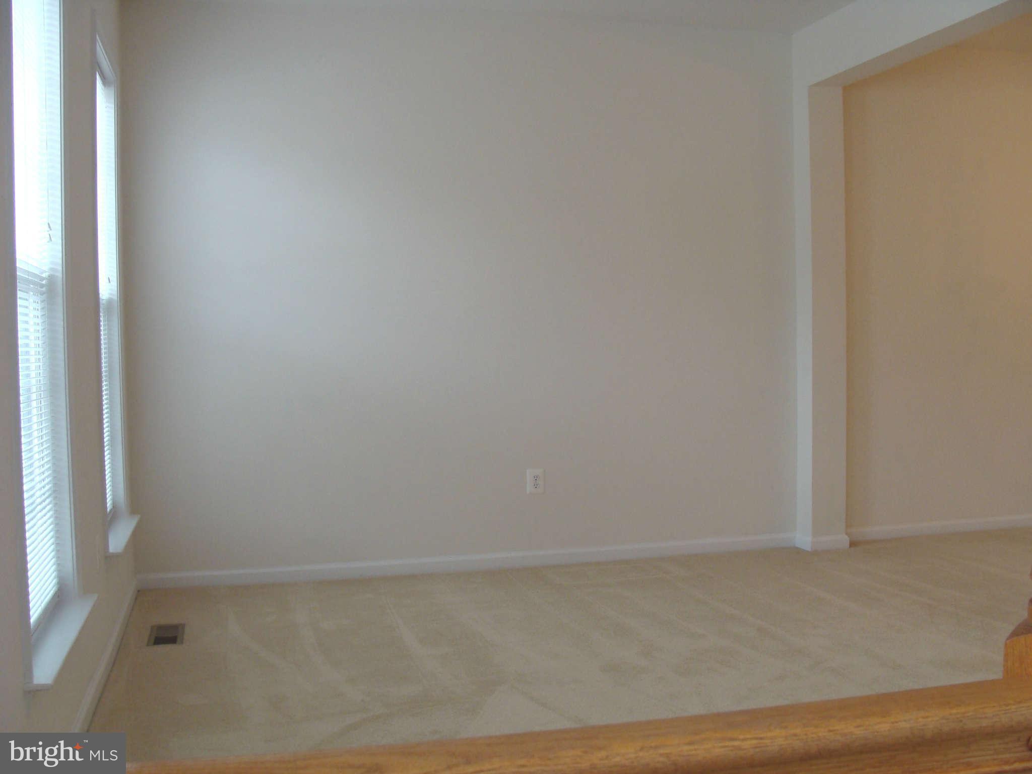 17692 Possum Point Road Dumfries, VA 22026 - Photo 6 of 29 Living Room