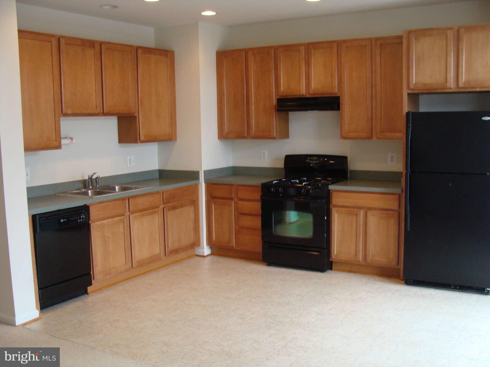 17692 Possum Point Road Dumfries, VA 22026 - Photo 10 of 29 Kitchen