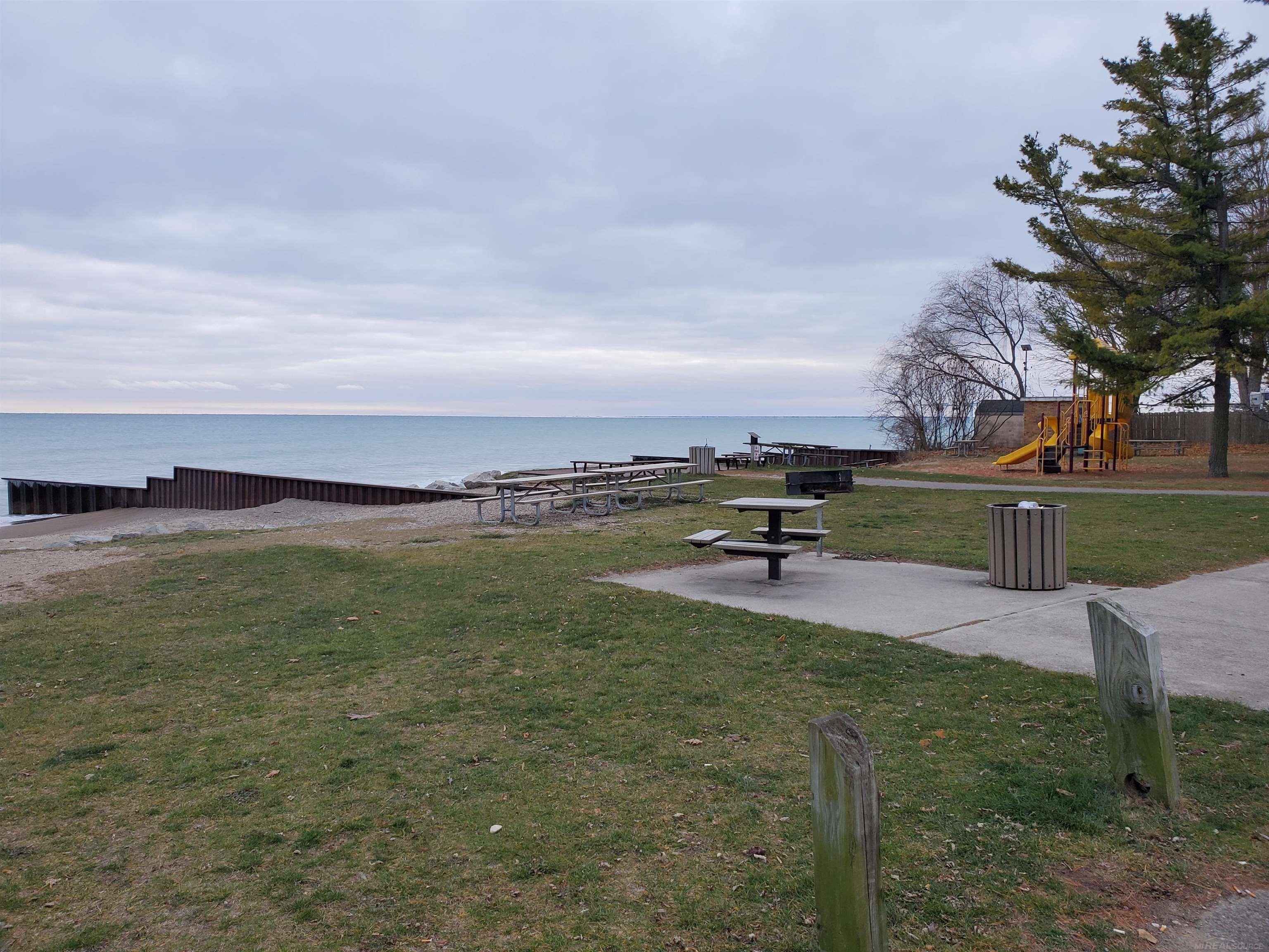 8391 Lakeshore Road Fort Gratiot, MI 48059 - Photo 18 of 18 50163212-a08e0238-afeb-48df-9940-9d149d45efa4.JPG