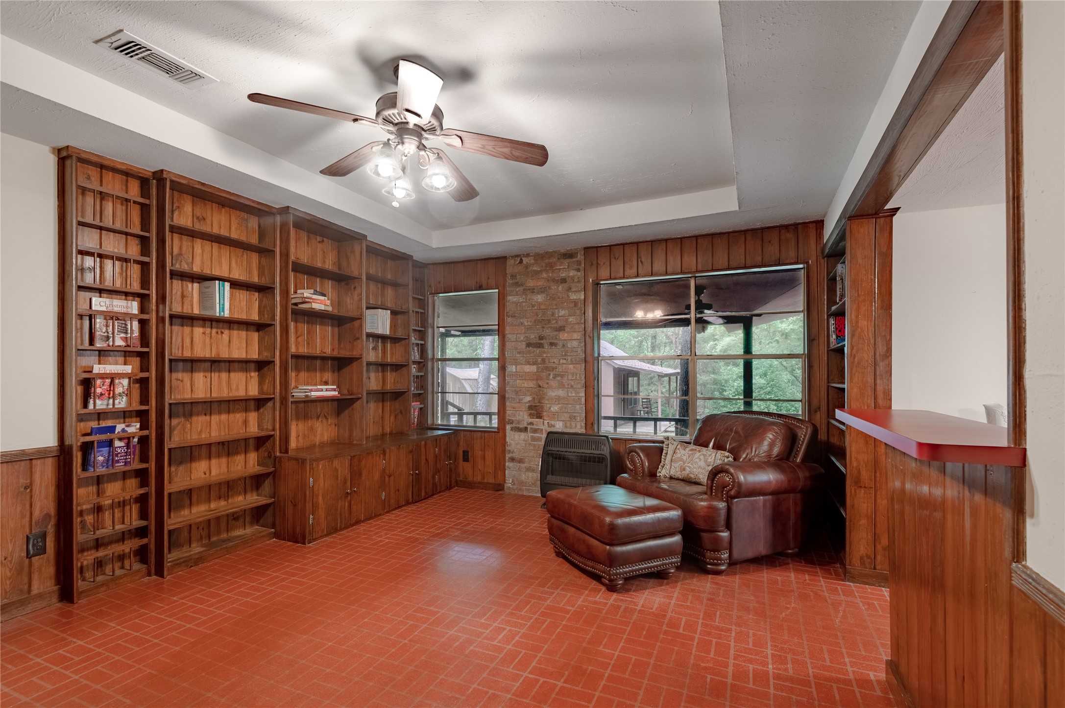 118 Pine Ridge Lane Huntsville, TX 77340 - Photo 16 of 36