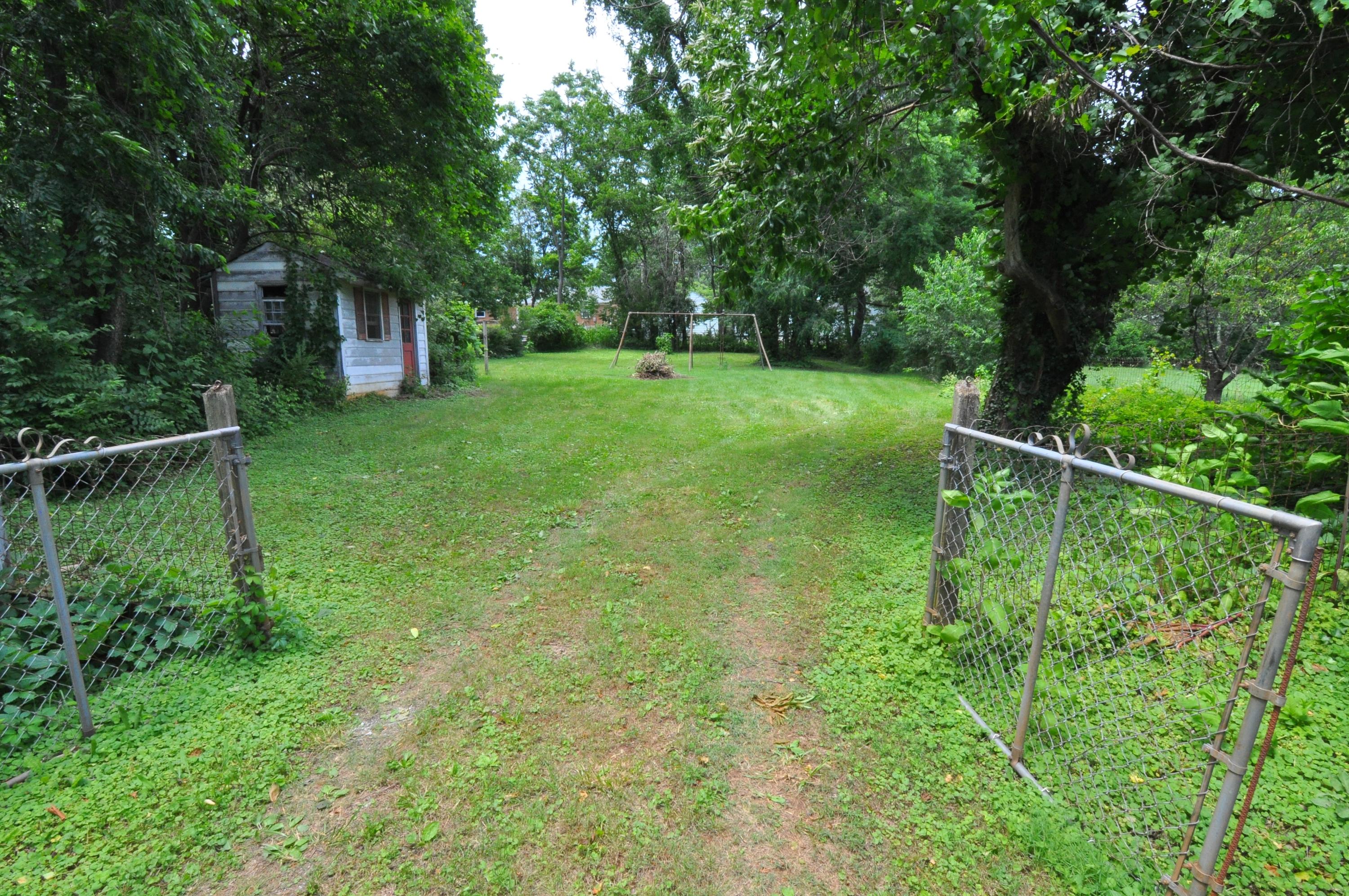 3473 Grandin Road Southwest Roanoke, VA 24018 - Photo 28 of 29 Fenced Yard