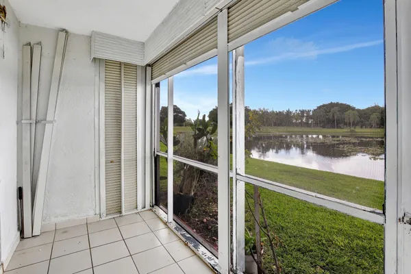 $1,450 | 9400 North Hollybrook Lake Drive, Unit 105, Pembroke Pines, FL 33025