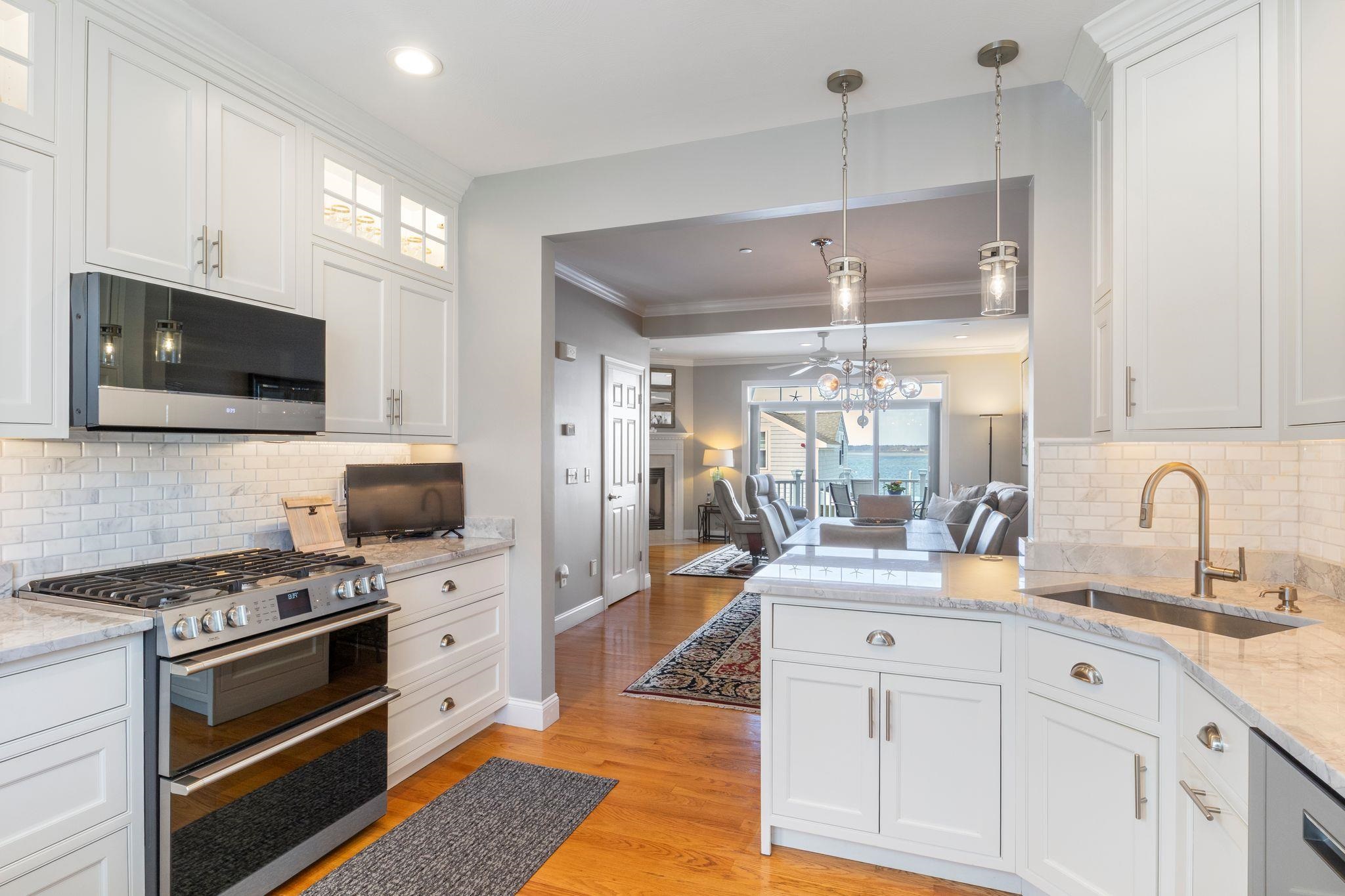 24 Harbor Road, Unit 4 Hampton, NH 03842 - Photo 9 of 44