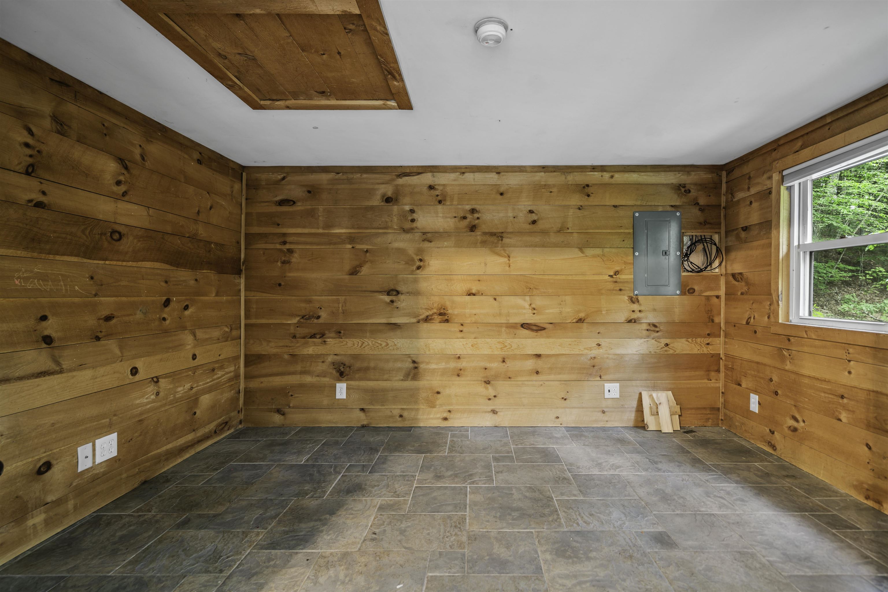 566 Beard Road Hillsborough, NH 03244 - Photo 10 of 27