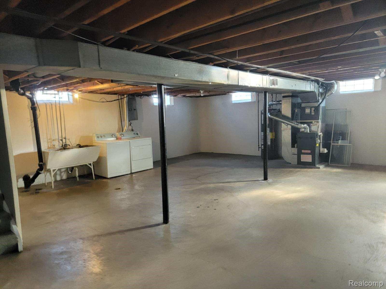 24710 Kelly Road Eastpointe, MI 48021 - Photo 12 of 12 Gallery Image 12