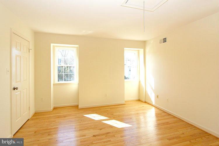 6748 Baron Road McLean, VA 22101 - Photo 15 of 29 Bedroom