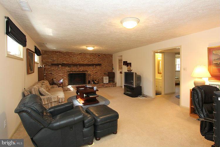 6748 Baron Road McLean, VA 22101 - Photo 23 of 29 Interior (General)