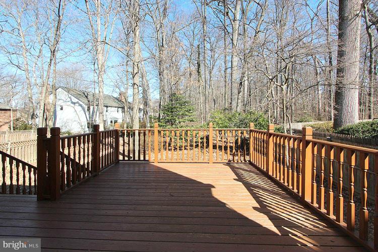 6748 Baron Road McLean, VA 22101 - Photo 27 of 29 Exterior (Rear)