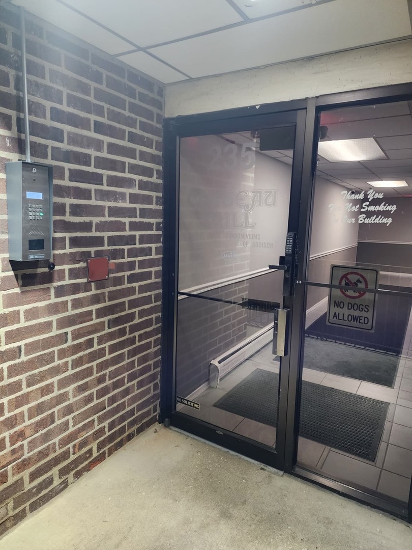 235 North Mill Road, Unit 106B Addison, IL 60101 - Photo 2 of 22 a view of elevator