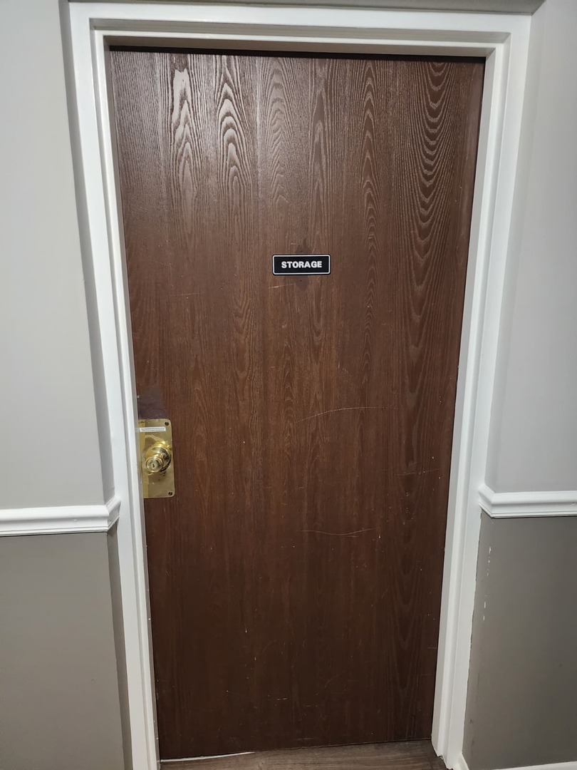 235 North Mill Road, Unit 106B Addison, IL 60101 - Photo 4 of 22 a bathroom with a shower and a window