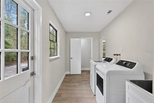 $570,000 | 310 Country Cir Drive West, Port Orange, FL 32128