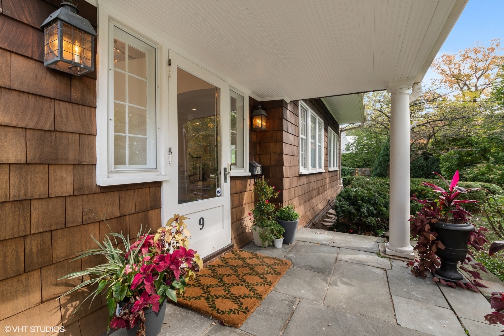 9 Warwick Road Winnetka, IL 60093 - Photo 3 of 54