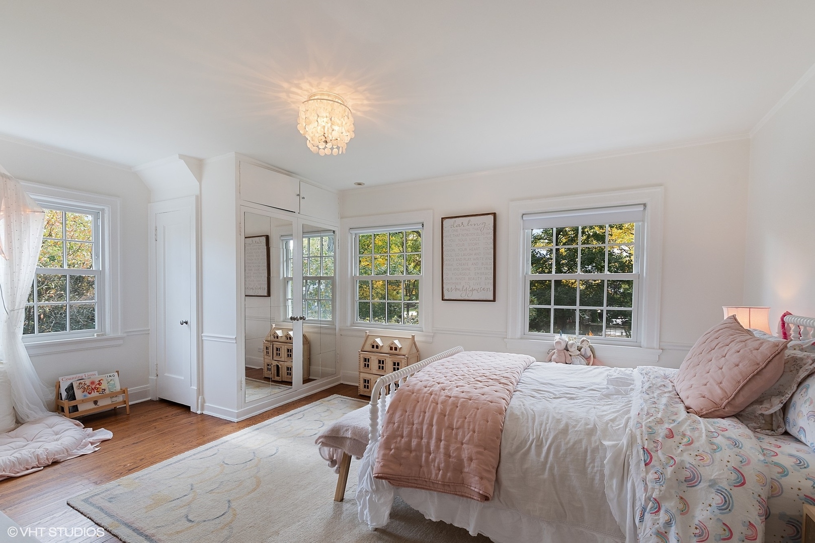 9 Warwick Road Winnetka, IL 60093 - Photo 36 of 54 a bedroom with a bed and glass window