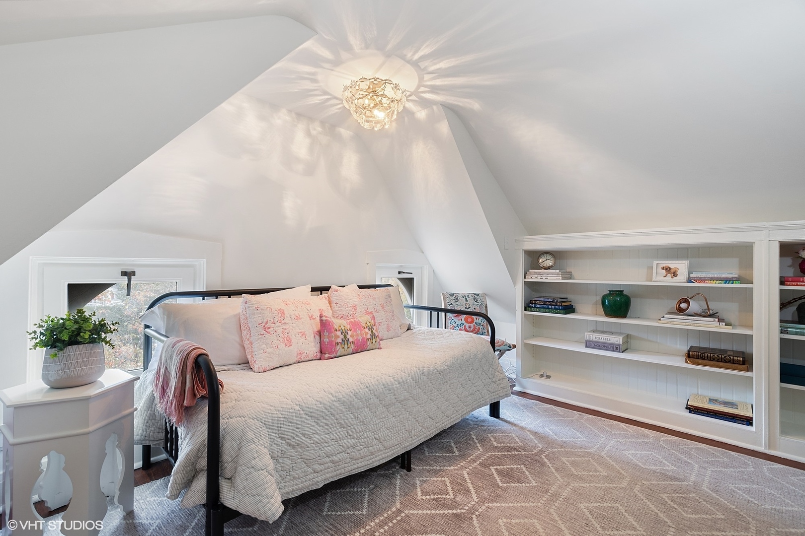 9 Warwick Road Winnetka, IL 60093 - Photo 42 of 54 a bedroom with a bed and a potted plant