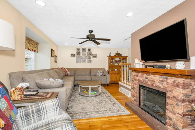 $474,900 | 5 Meghan Drive, Nashua, NH 03063