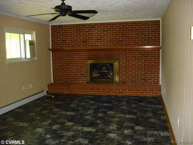 7717 Farmwood Road Gloucester Point, VA 23062 - Photo 2 of 12 Den/Family/Great Room