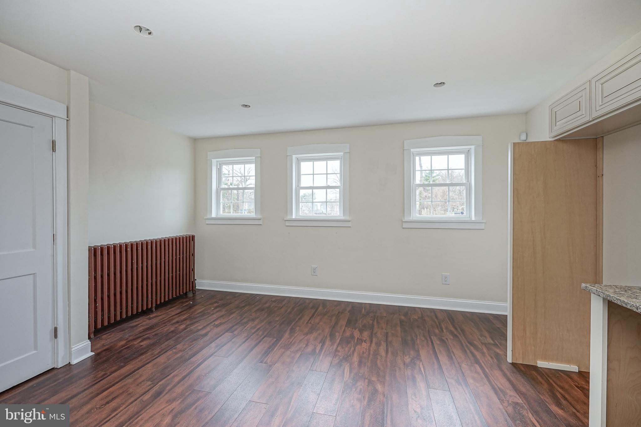 1918 Laurel Road Lindenwold, NJ 08021 - Photo 15 of 42 Breakfast Area