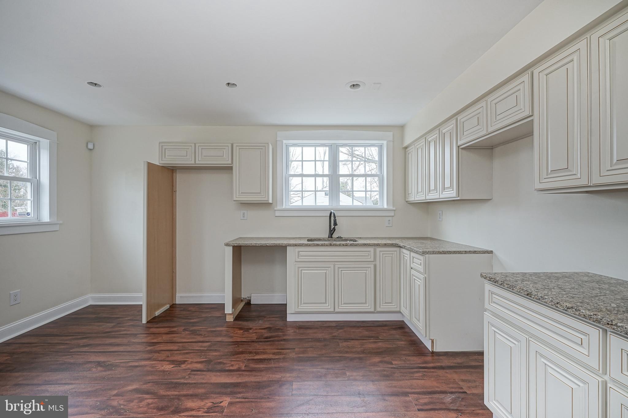 1918 Laurel Road Lindenwold, NJ 08021 - Photo 16 of 42 Granite Counter Tops