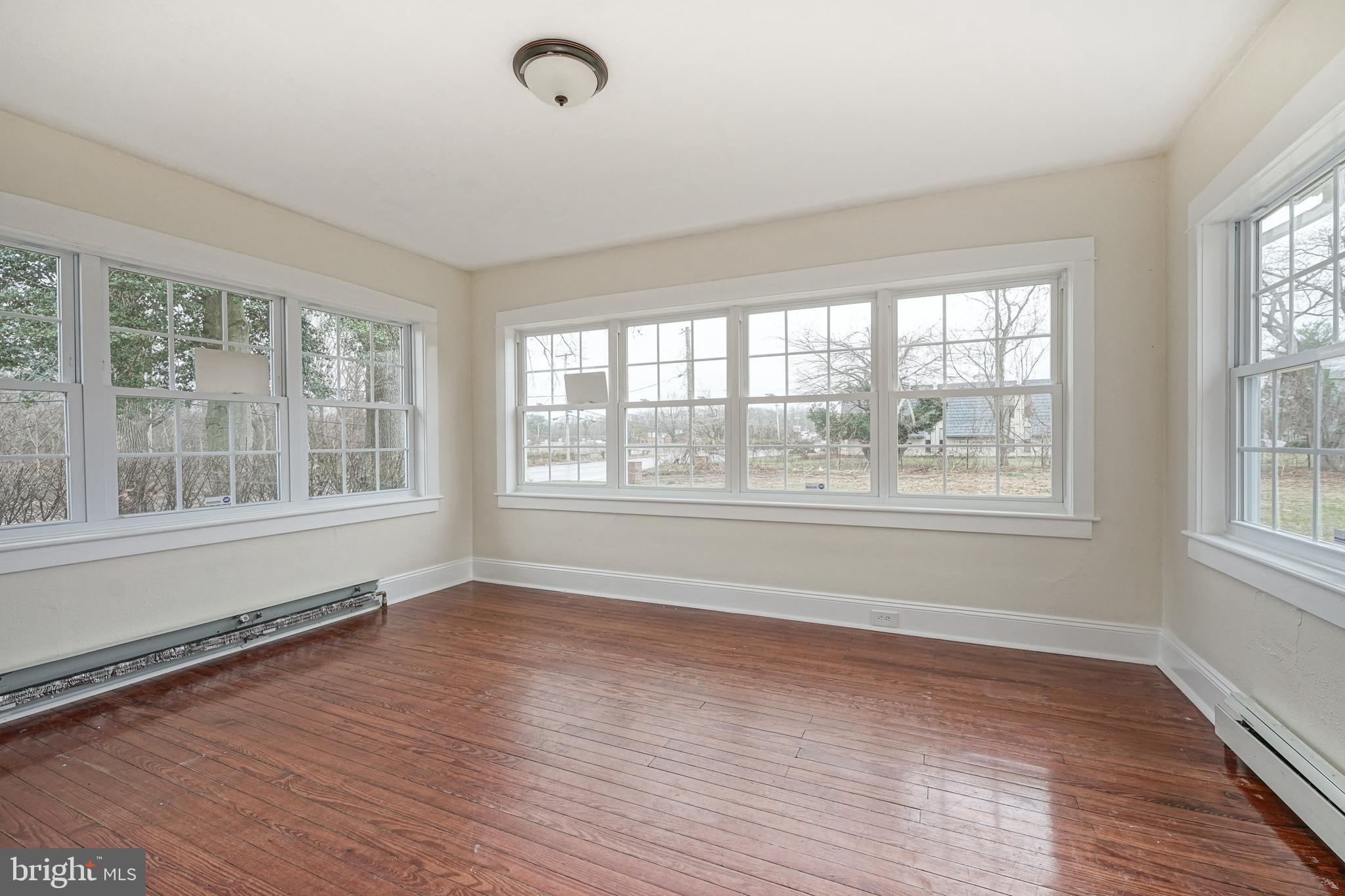 1918 Laurel Road Lindenwold, NJ 08021 - Photo 9 of 42 Bright and Sunny