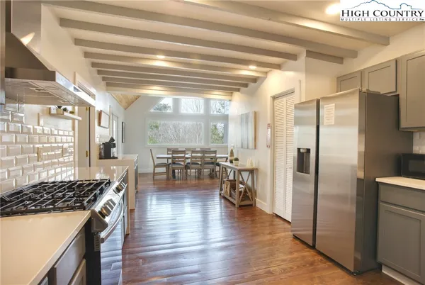 $670,000 | 111 Overbrook Trail, Beech Mountain, NC 28604