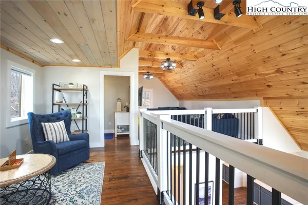 $670,000 | 111 Overbrook Trail, Beech Mountain, NC 28604