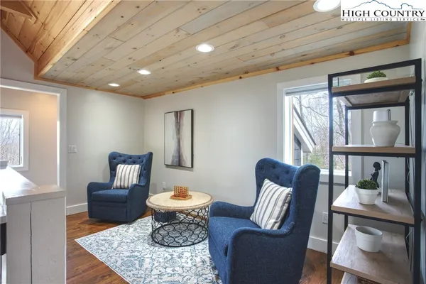 $670,000 | 111 Overbrook Trail, Beech Mountain, NC 28604