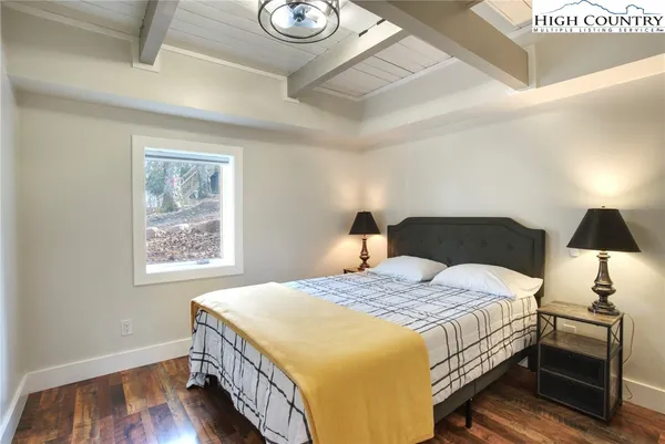 $670,000 | 111 Overbrook Trail, Beech Mountain, NC 28604