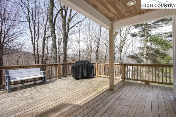 $670,000 | 111 Overbrook Trail, Beech Mountain, NC 28604