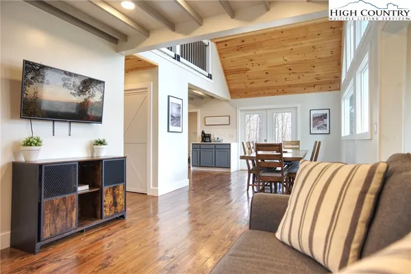 $670,000 | 111 Overbrook Trail, Beech Mountain, NC 28604