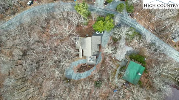 $670,000 | 111 Overbrook Trail, Beech Mountain, NC 28604