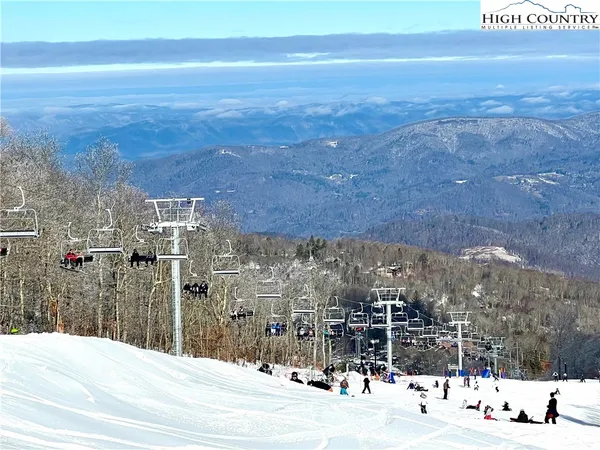 $670,000 | 111 Overbrook Trail, Beech Mountain, NC 28604