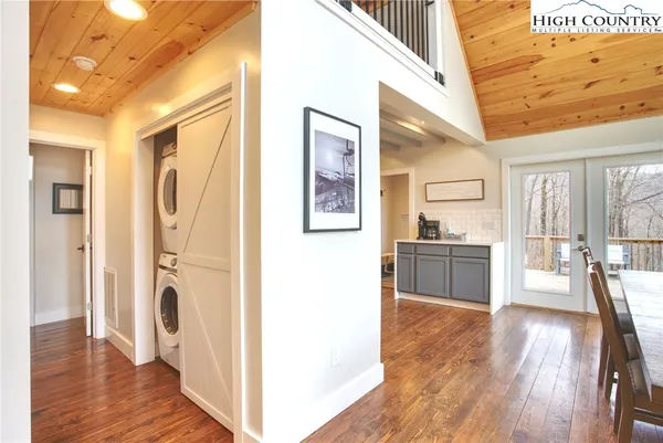 $670,000 | 111 Overbrook Trail, Beech Mountain, NC 28604