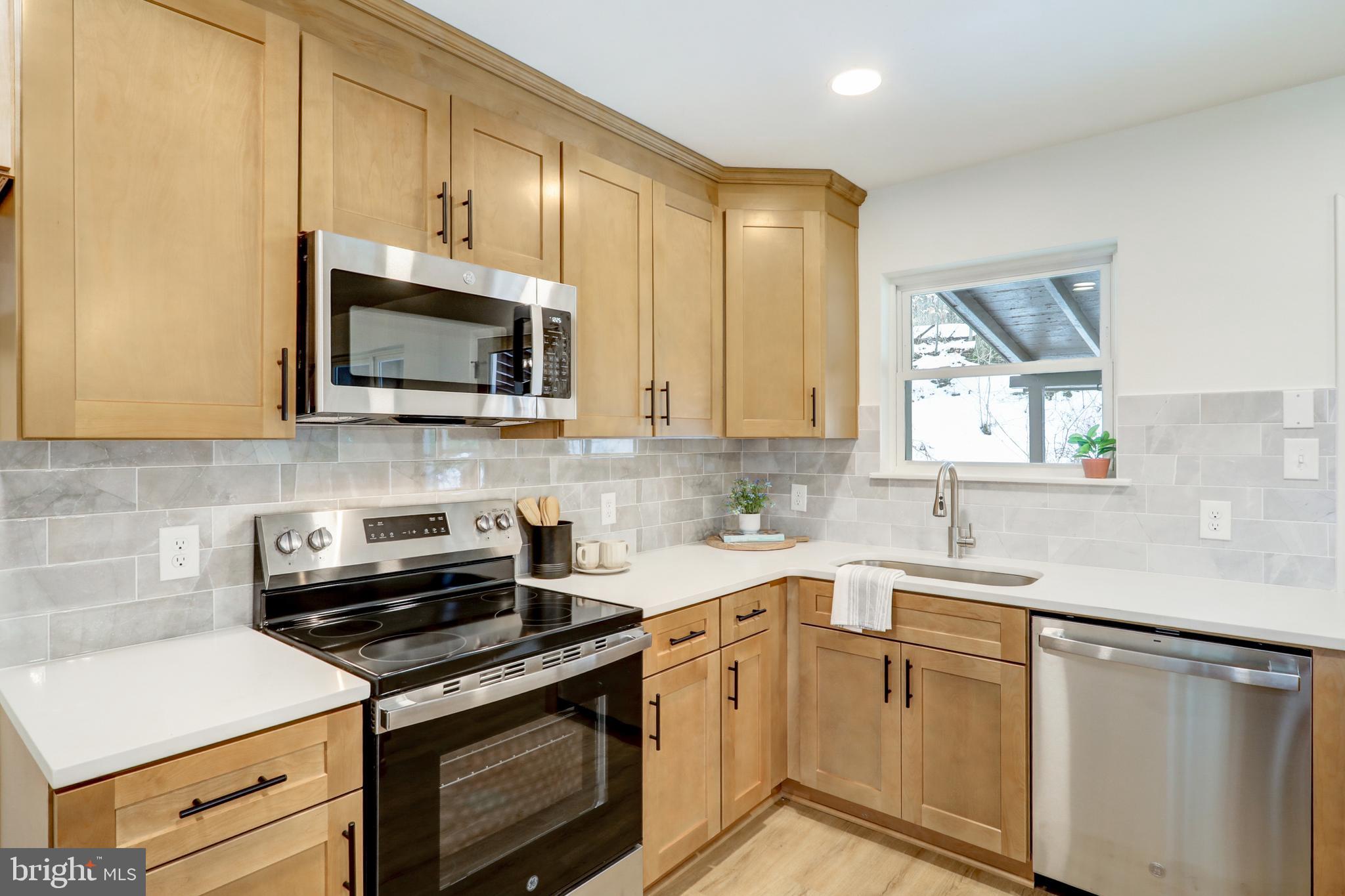 333 Golf Hills Road Havertown, PA 19083 - Photo 9 of 36