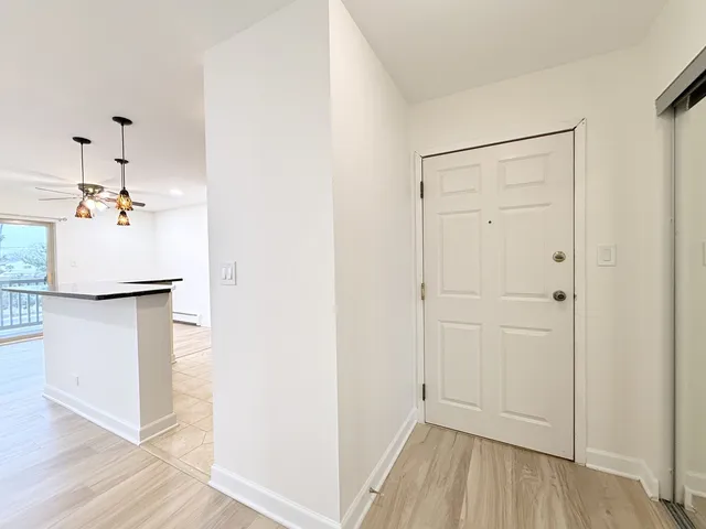 $2,150 | 460 North Wilke Road, Unit 201, Palatine, IL 60074