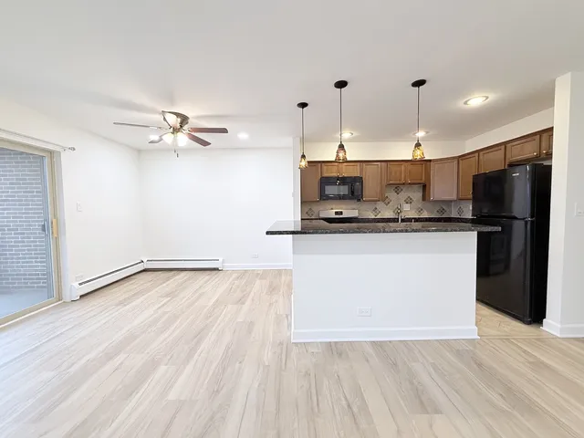 $2,150 | 460 North Wilke Road, Unit 201, Palatine, IL 60074