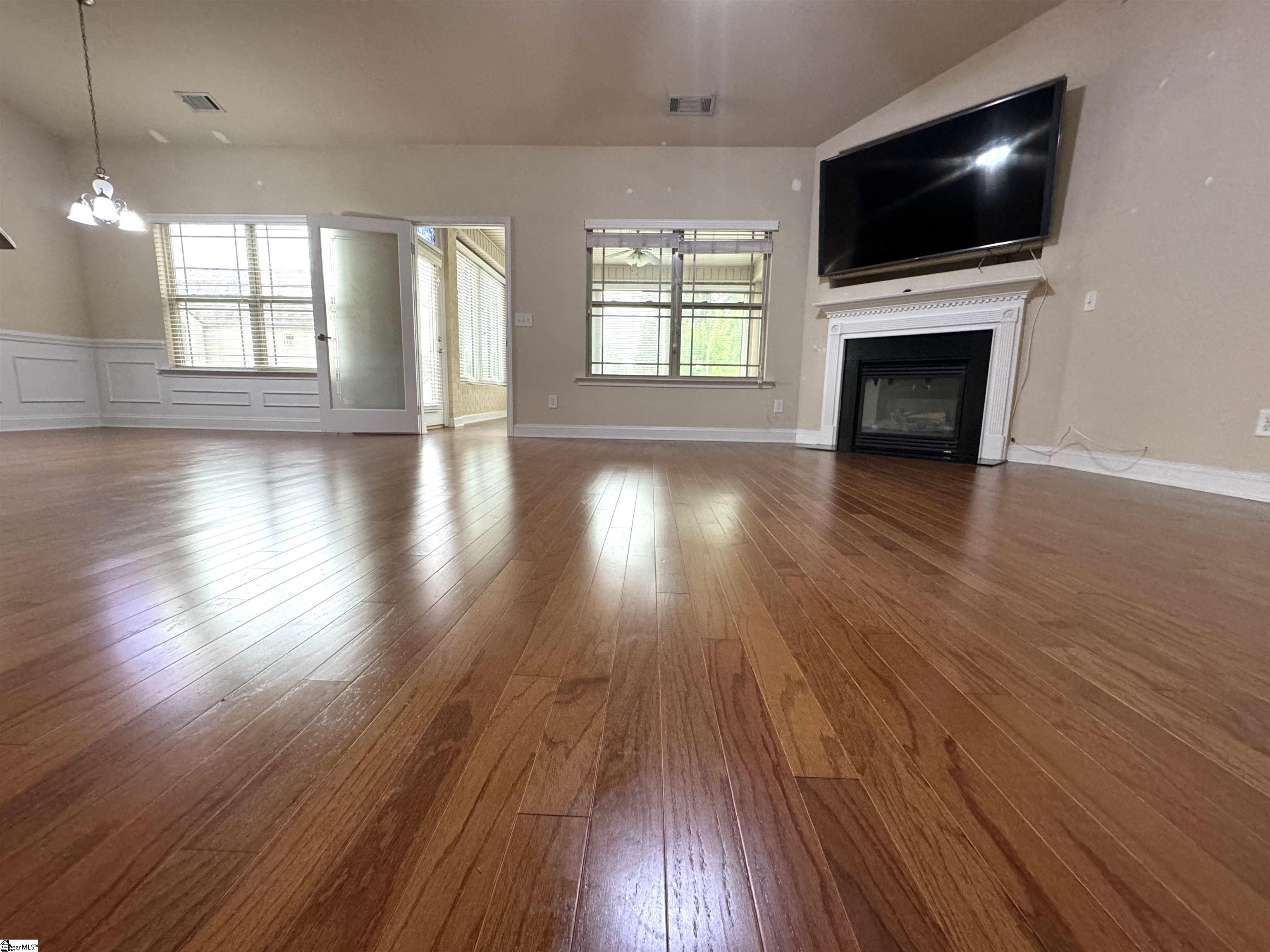407 Raritan Court Simpsonville, SC 29681 - Photo 5 of 16 Gallery Image 5