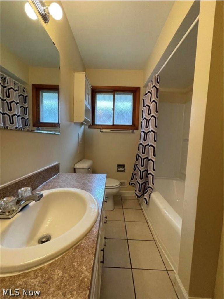 13425 Carpenter Road Garfield Heights, OH 44125 - Photo 9 of 23