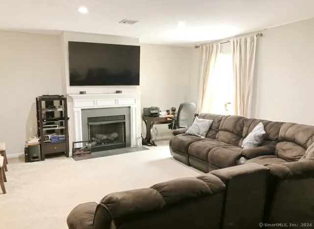 $570,000 | 10 Sampson Terrace, Unit 10, Danbury, CT 06810