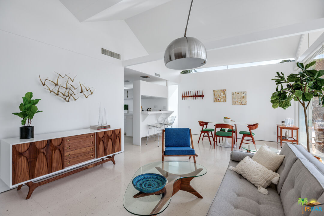 290 East Simms Road Palm Springs, CA 92262 - Photo 22 of 37 a living room with furniture