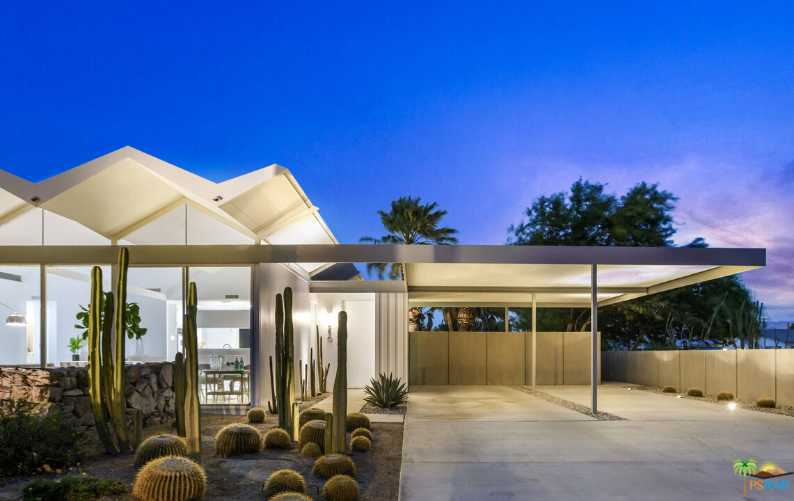 290 East Simms Road Palm Springs, CA 92262 - Photo 6 of 37 a view of an house with backyard